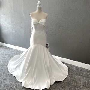 Pronovias Anita Wedding Dress